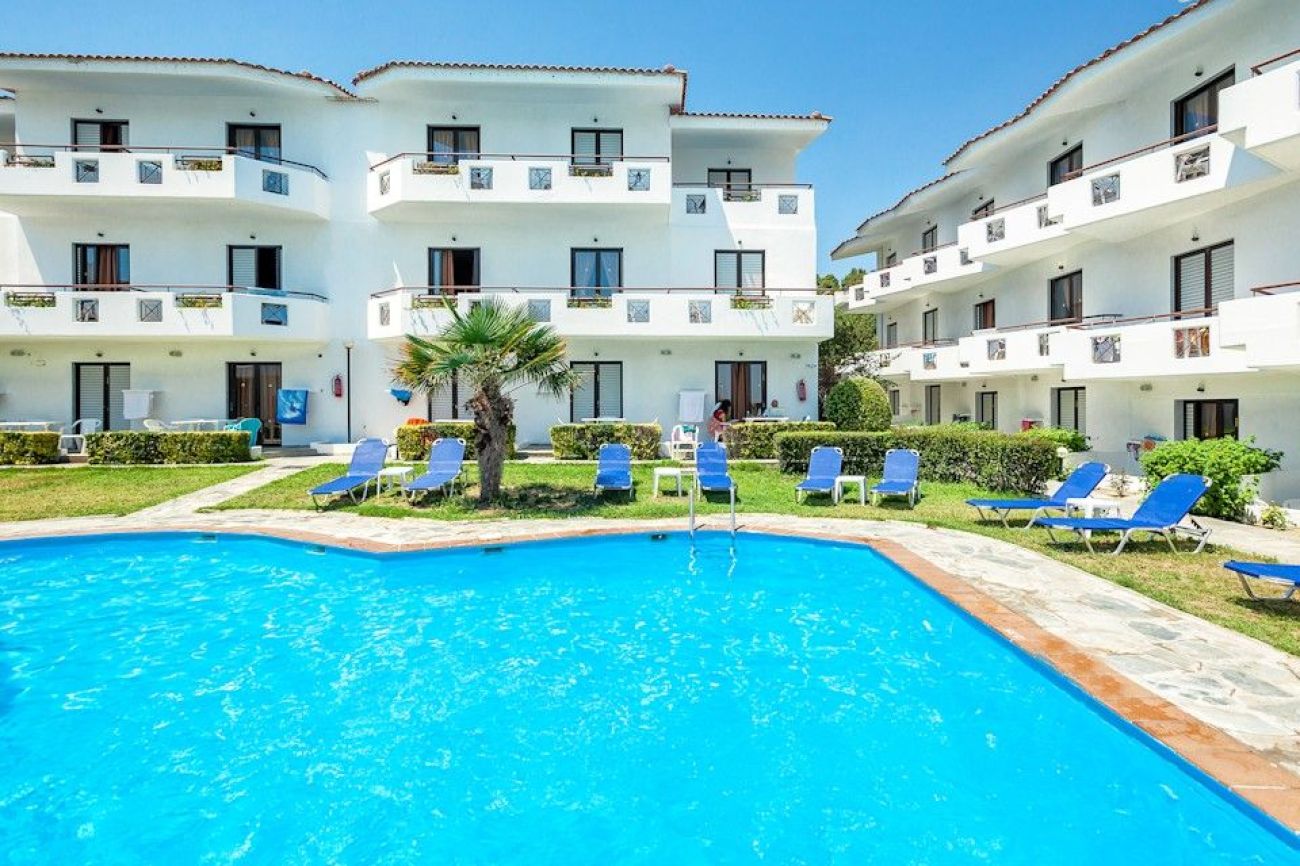 Dolphin Beach Hotel 3*