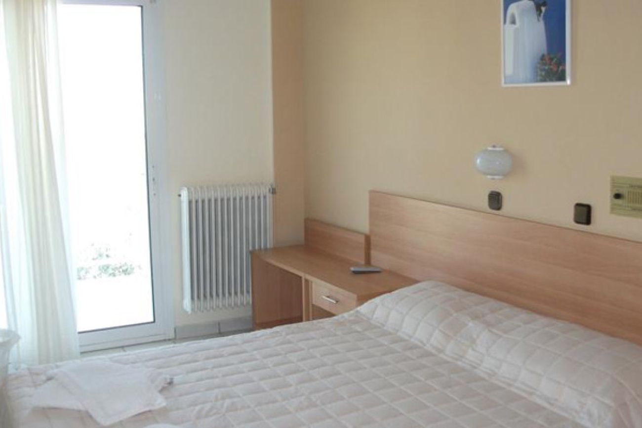 Chrisa Hotel 2*
