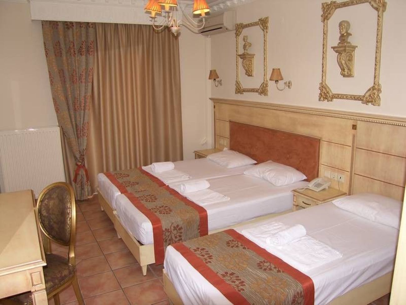 Parthenon Art Hotel 3*