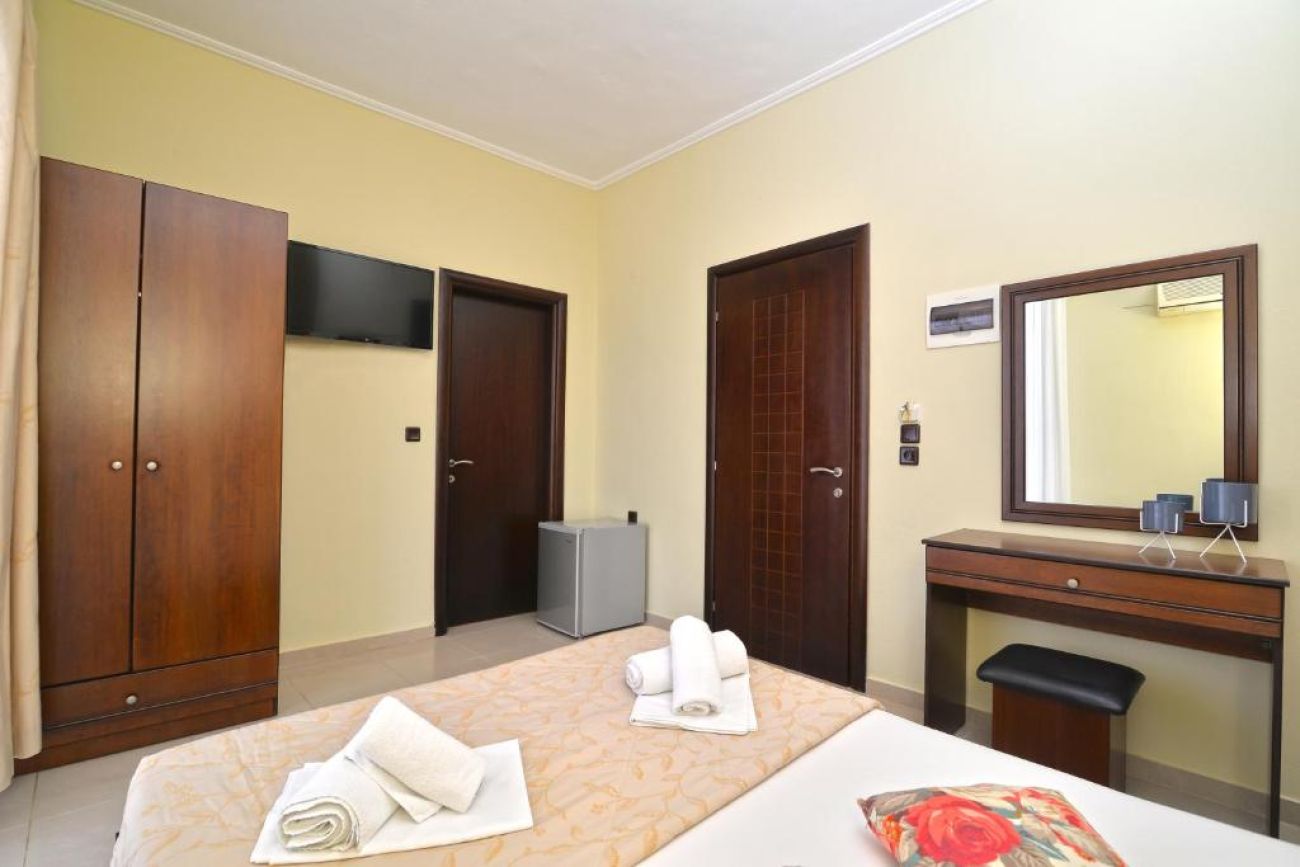 Akrothalassia Hotel 2*