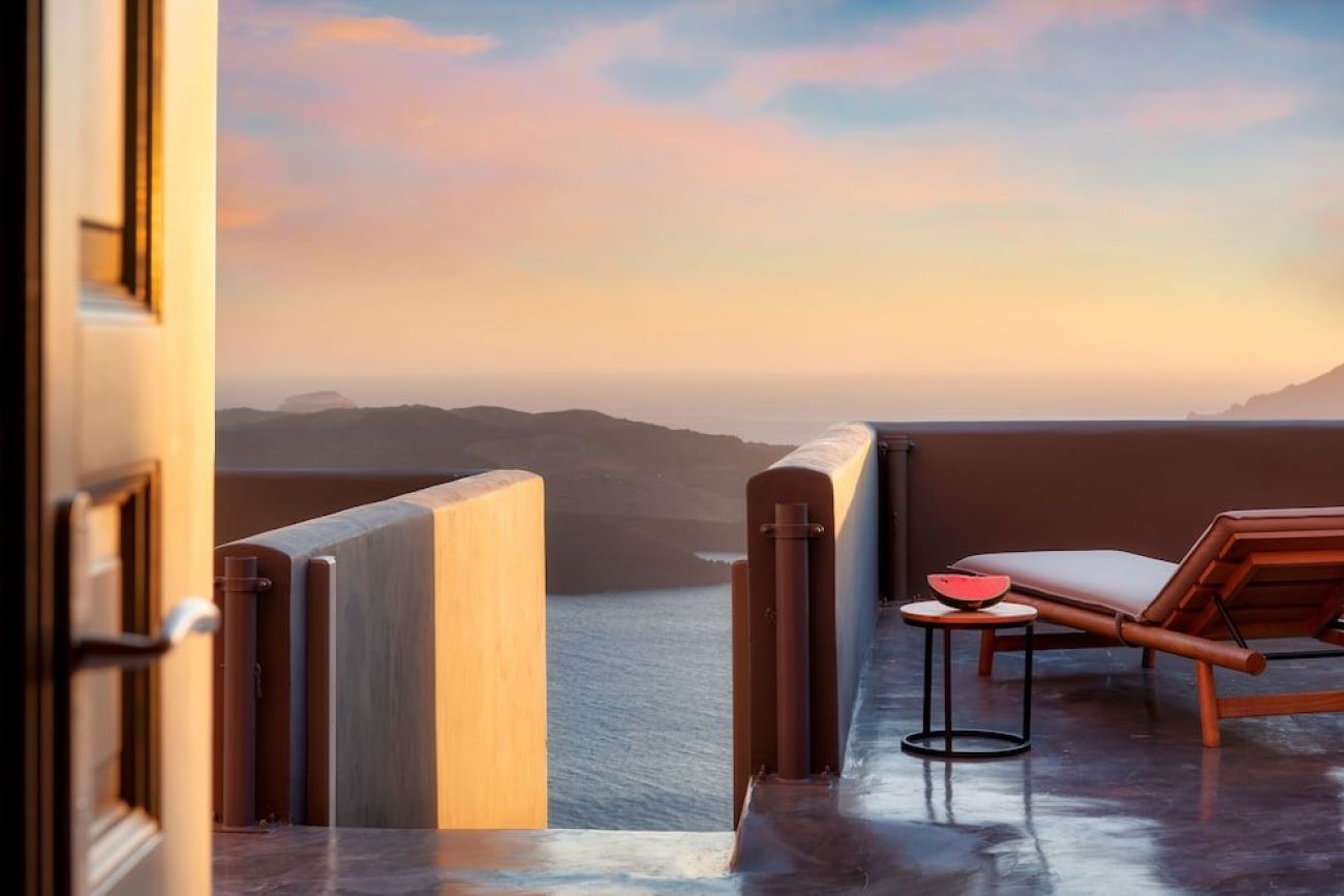Villa Dusk and Dawn in Fira 4*
