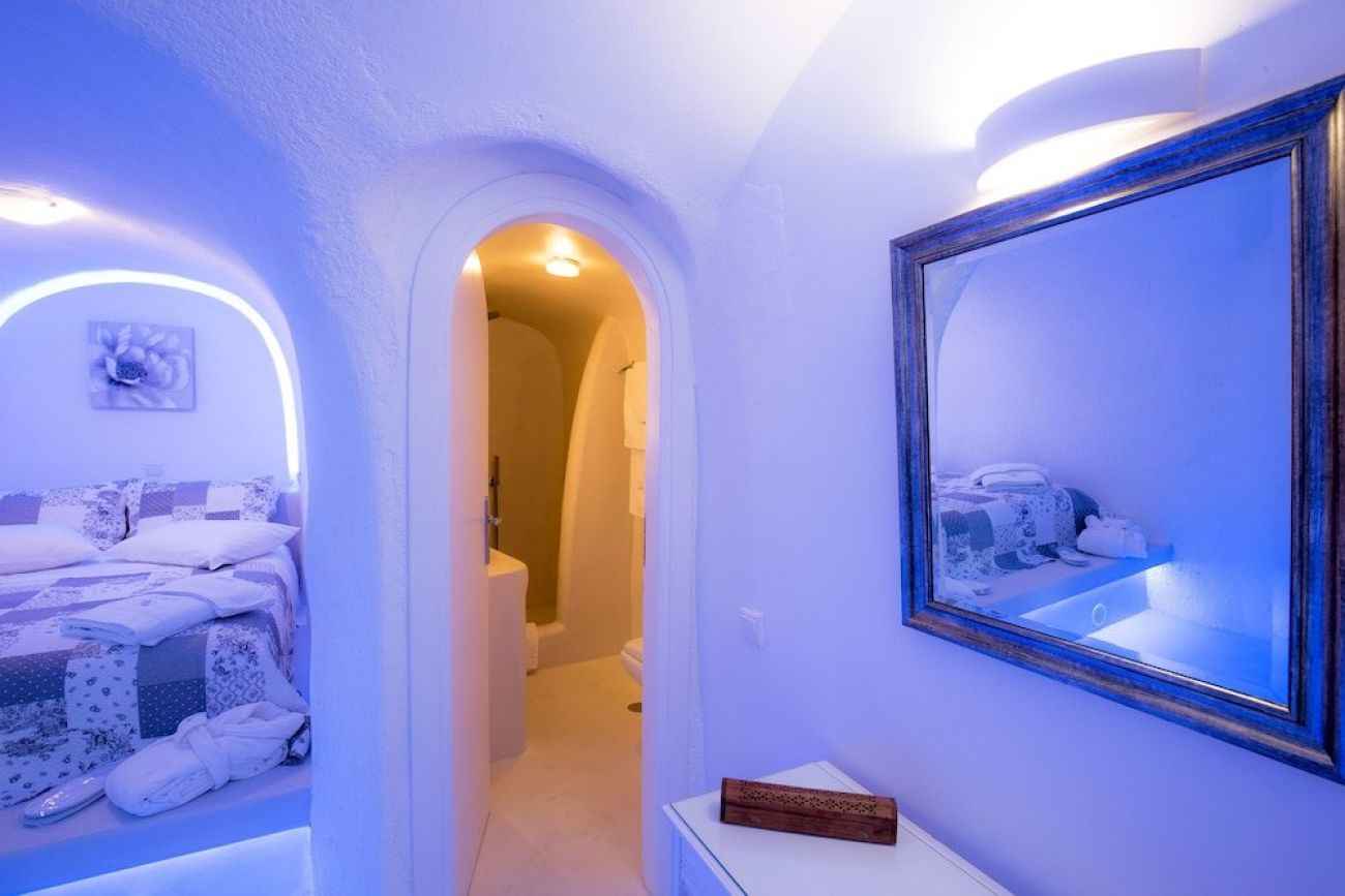 Abyssanto Suites & Spa 4*