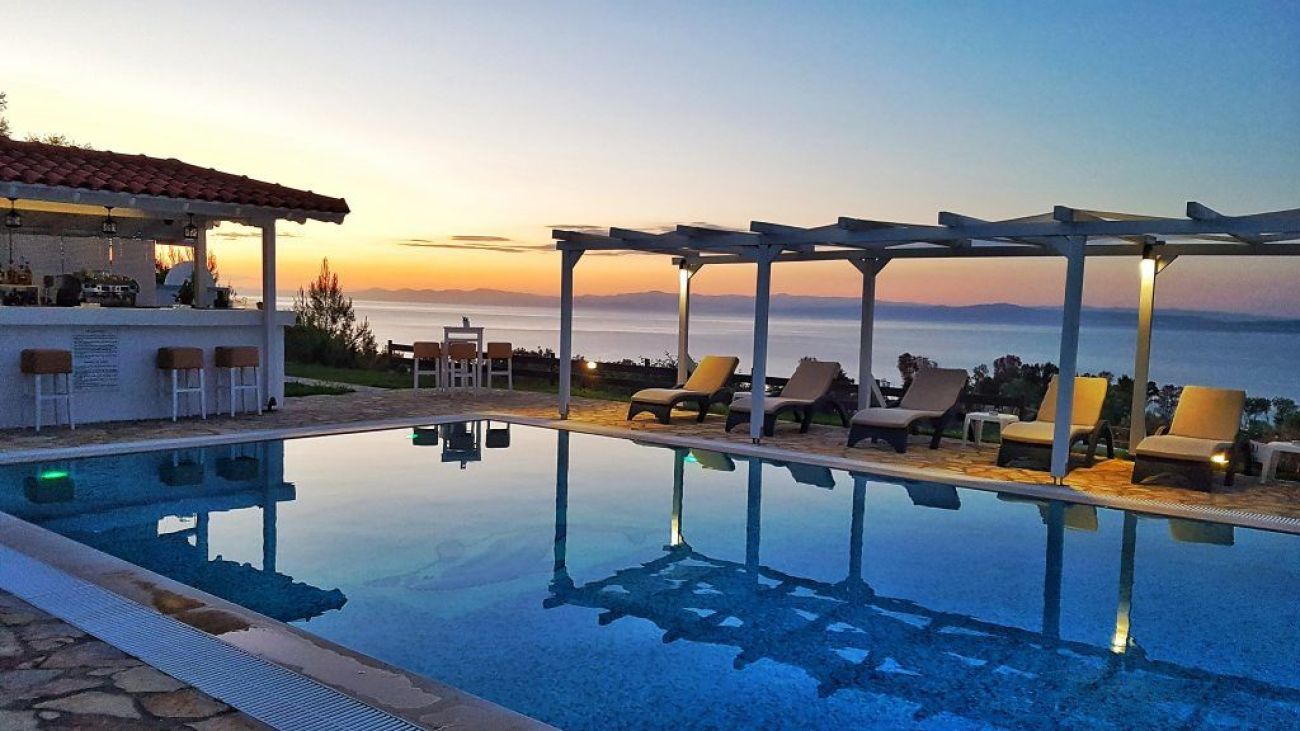 Bungalow White Apartments & Suites Halkidiki