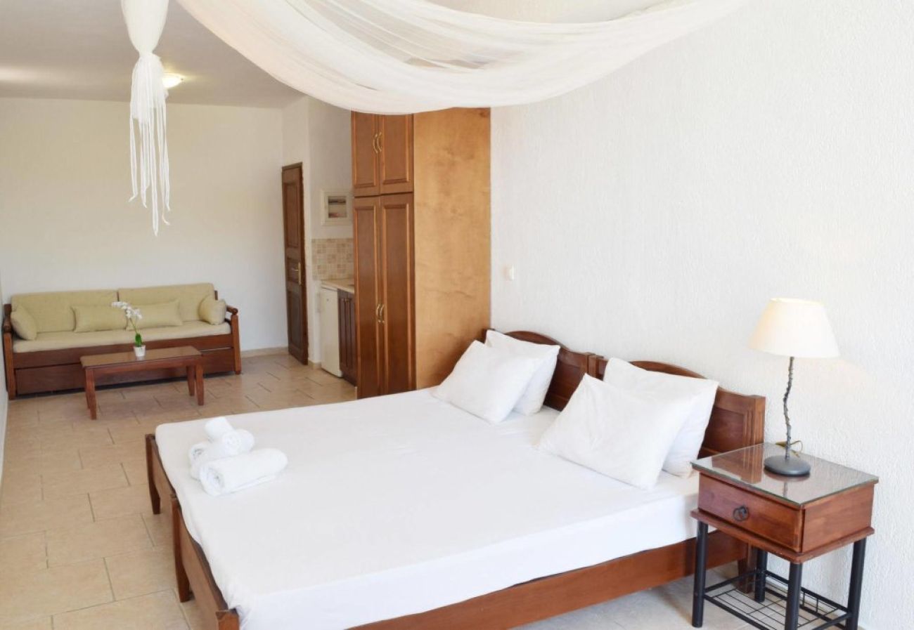 Santorini Hotel Mesotopos 3*