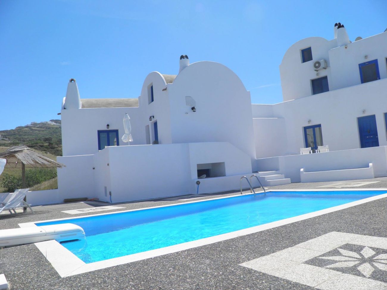 Santorini Traditional Suites