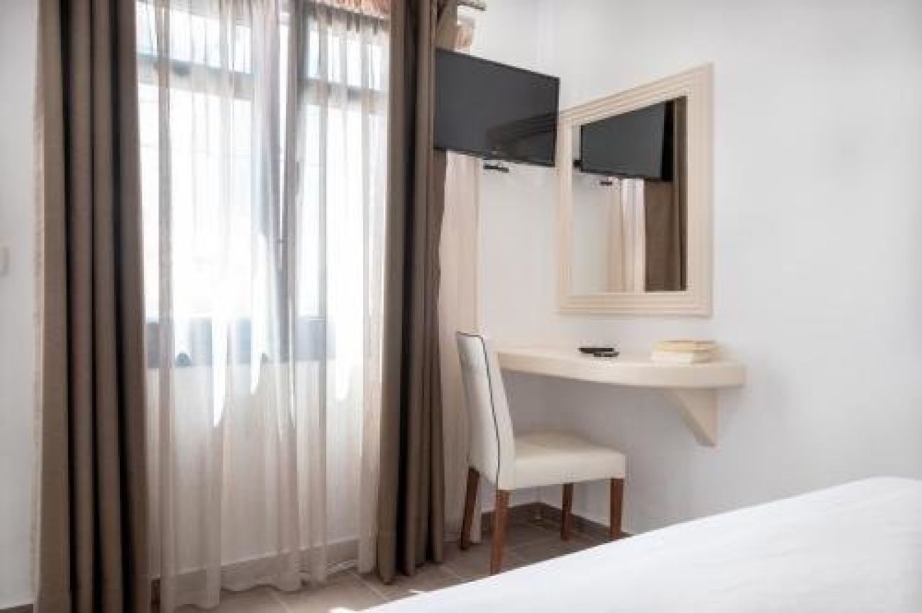 Tristhenia Hotel 3*