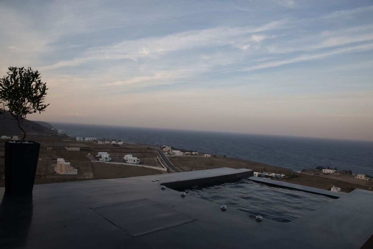 Horizon Mills Villas and Suites Santorini 5*