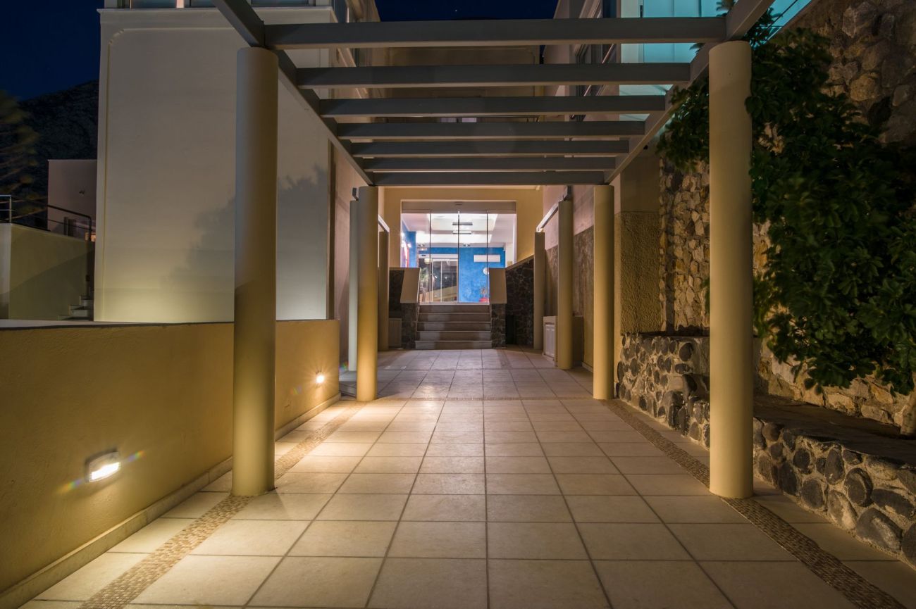Antinea Suites & Spa Hotel 4*