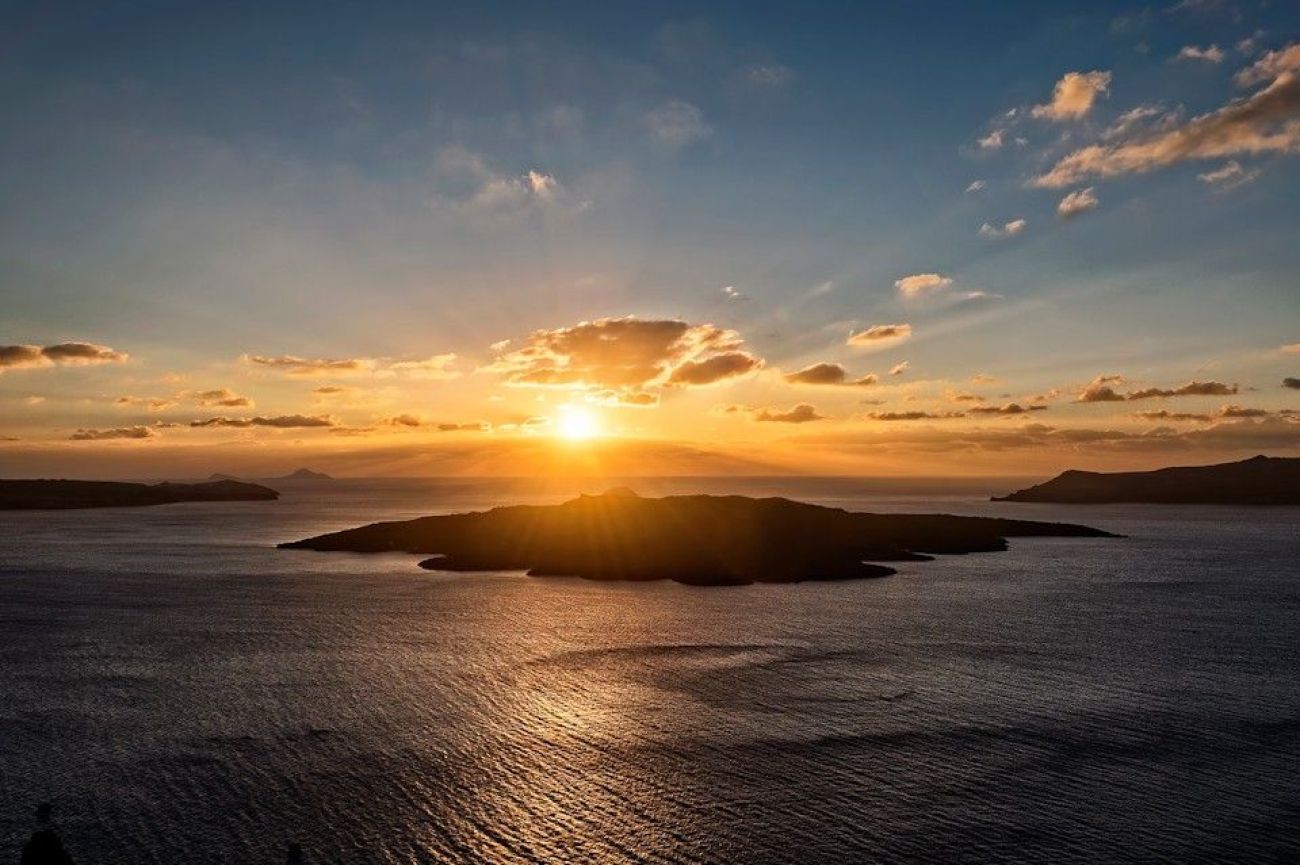 Aroma Suites Santorini 3*