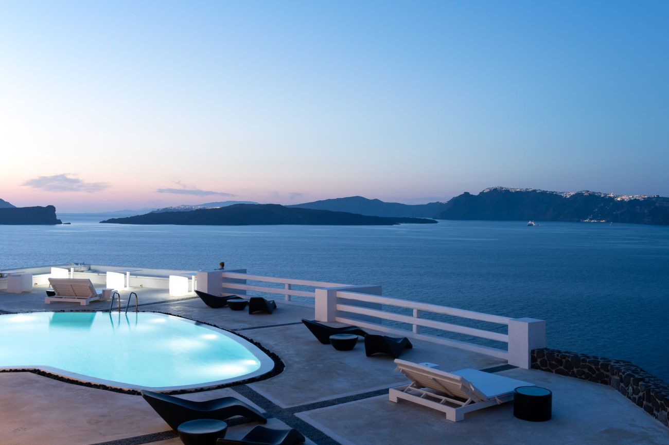 Avant Garde Suites 4*