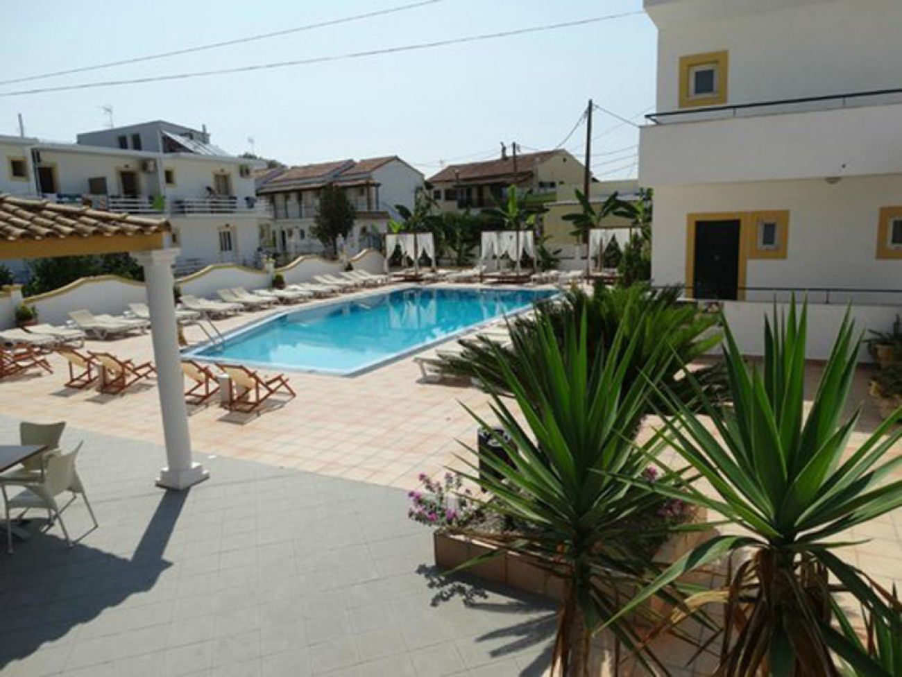 Oasis Beach Club 3*