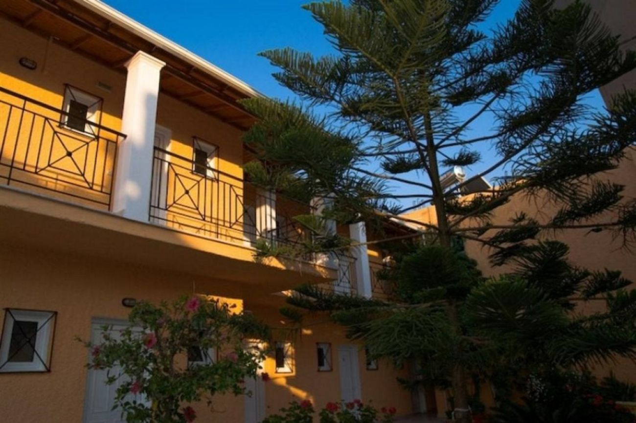 Metaxa Apartments