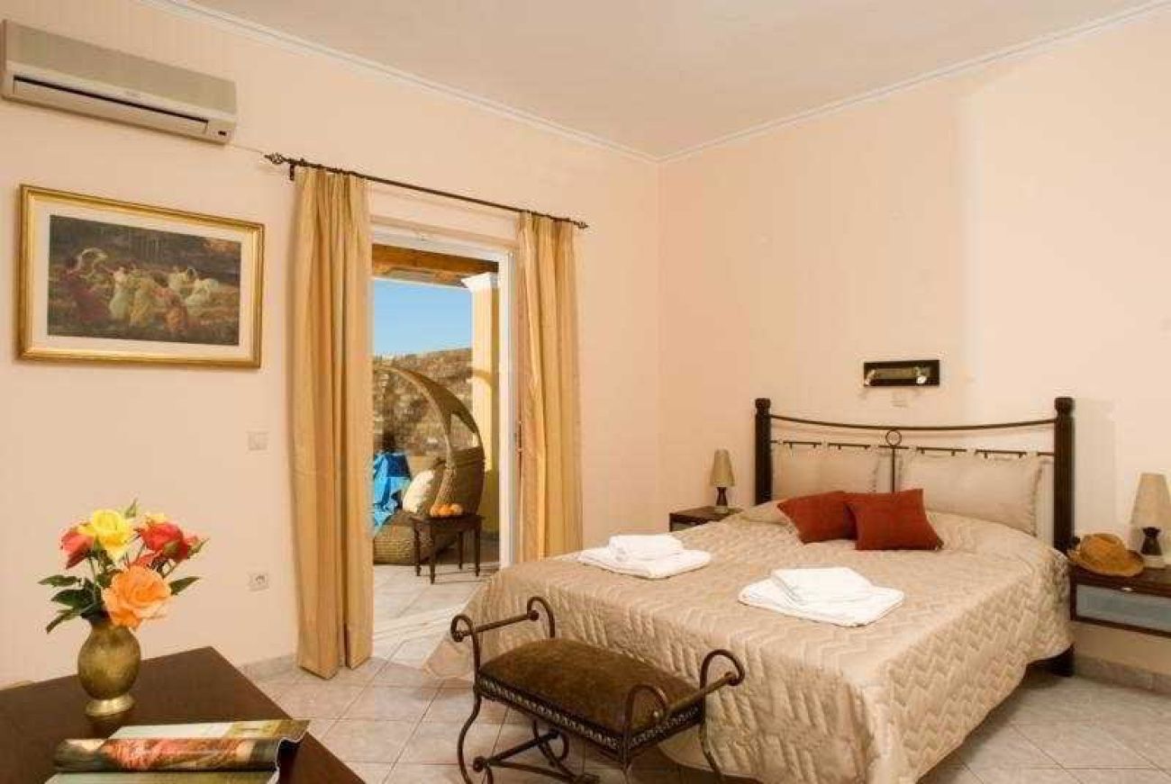 Chrismos Luxury Suites & Studios