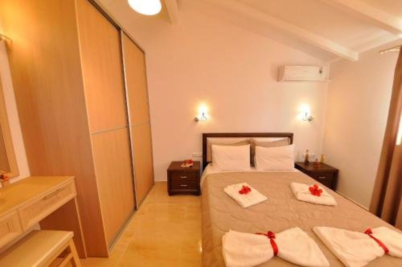 Mazis Apartments