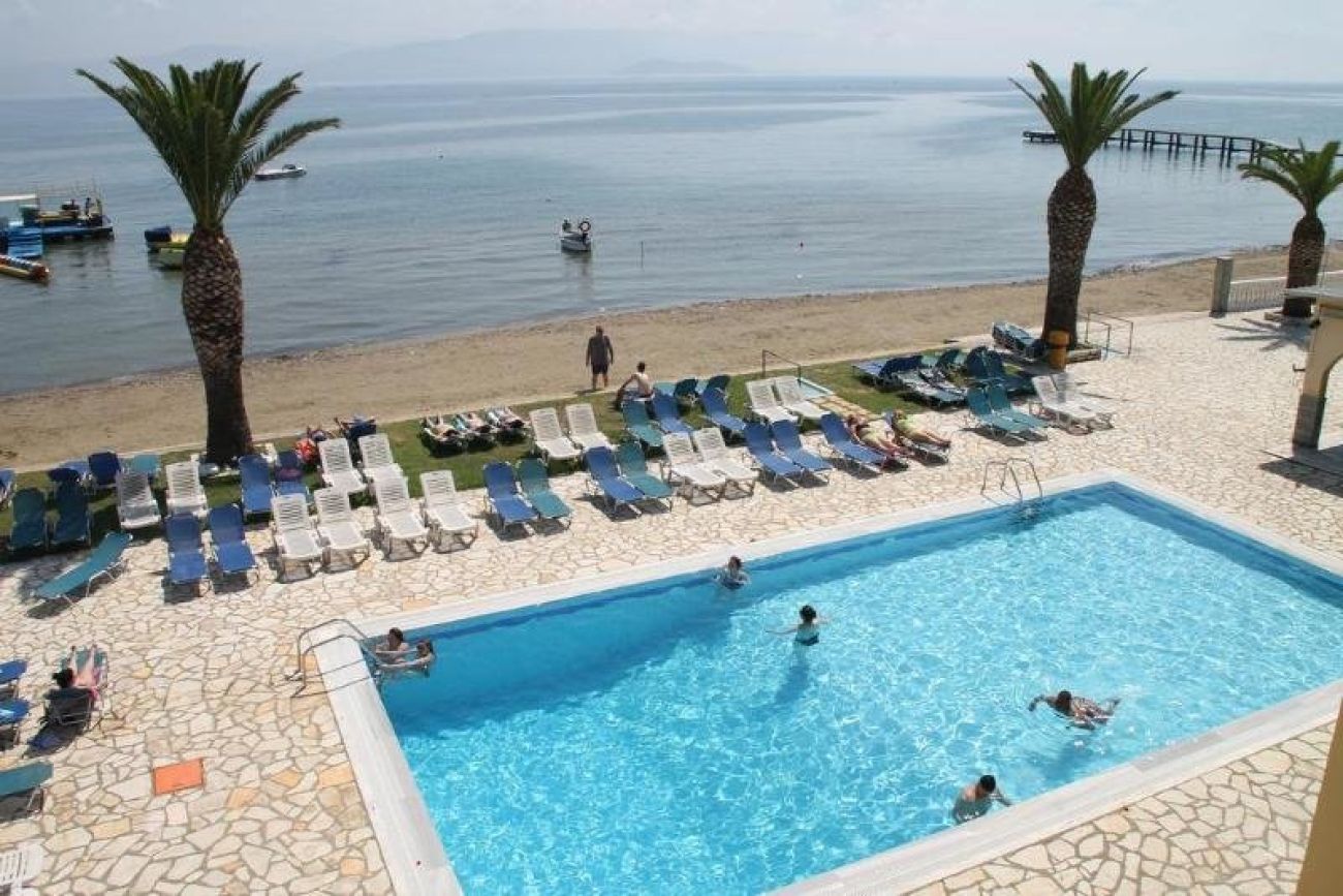 Lemon Grove Hotel And Studios 2*