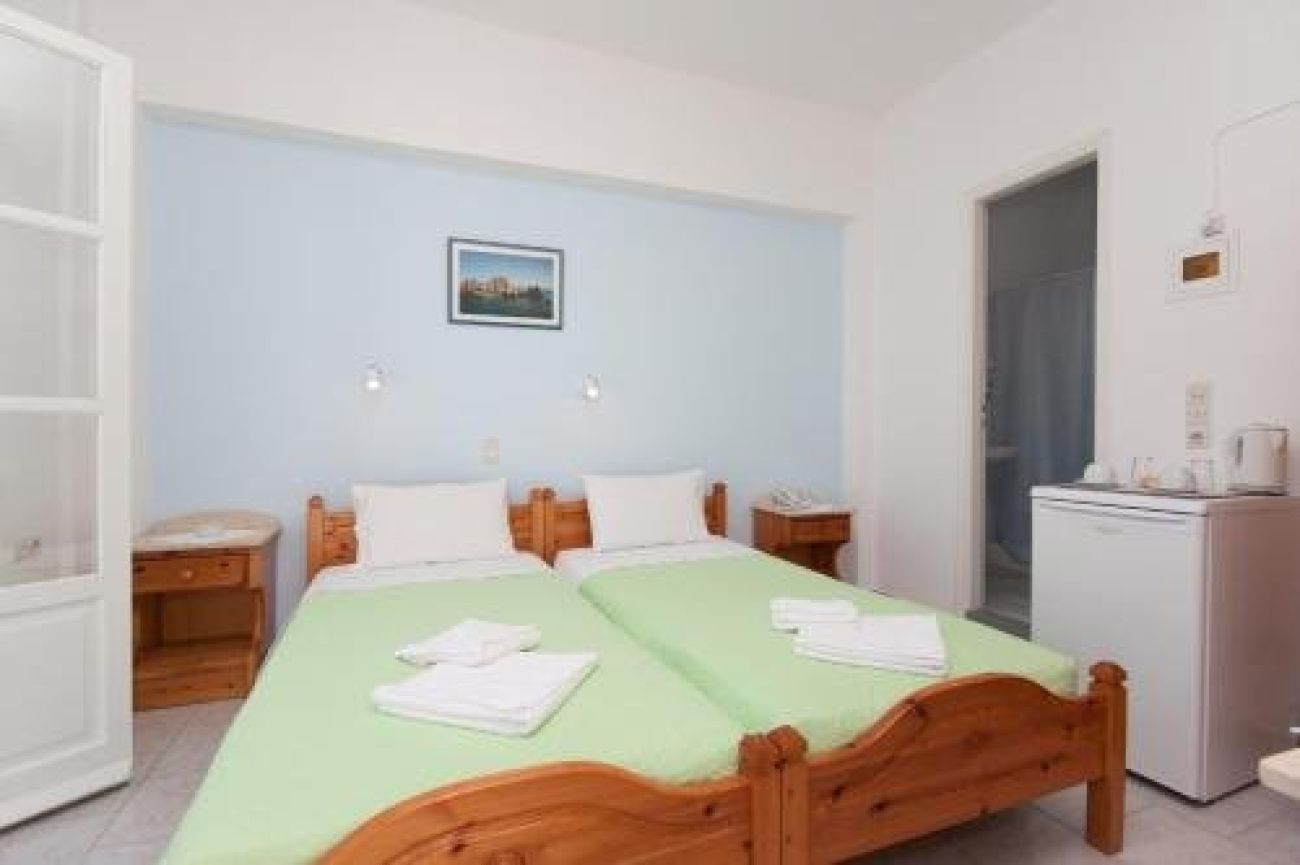 Marinos Hotel 2*