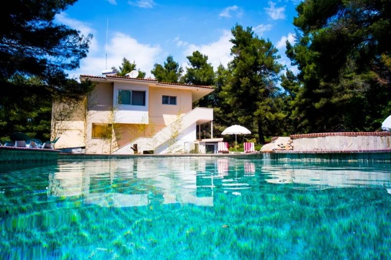 Dryades Hotel 3*