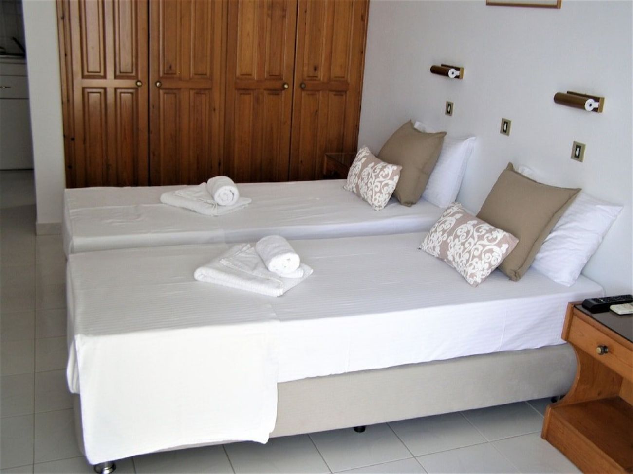 Elena Studios and Apartments