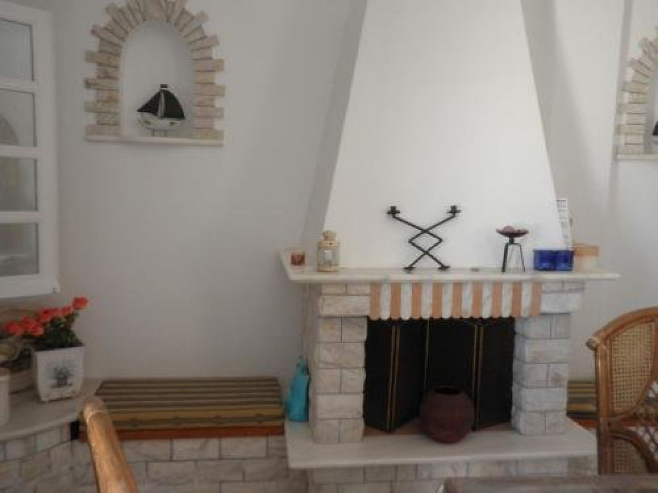 Hara Studios and Apartments