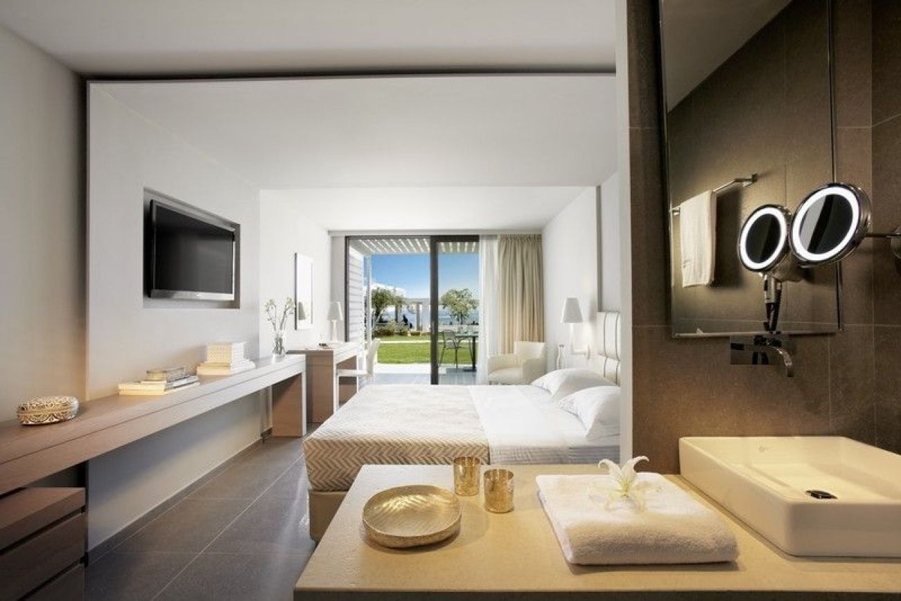 Lichnos Beach Hotel and Suites 5*