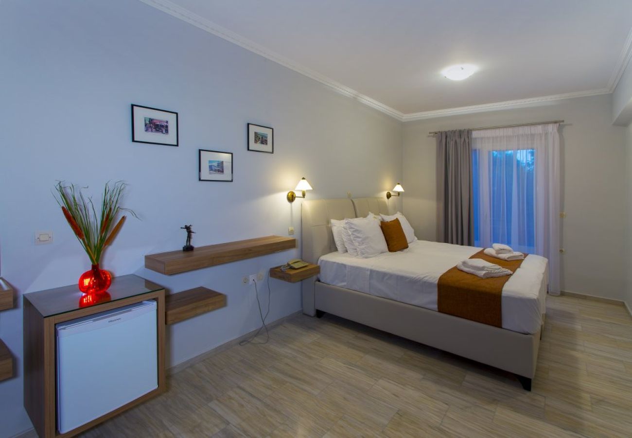 Aliki Hotel 4*