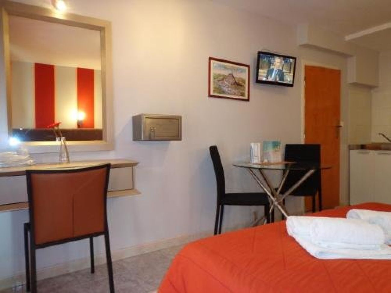 Athina Residence 2*