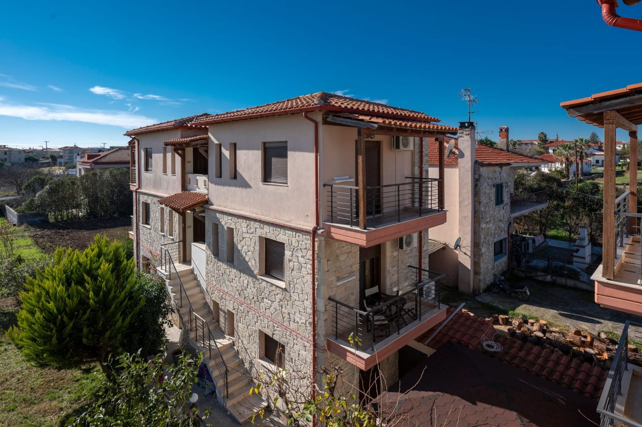 Eleon Suites