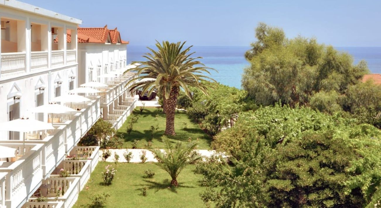 Belussi Beach Hotel & Suites 4*