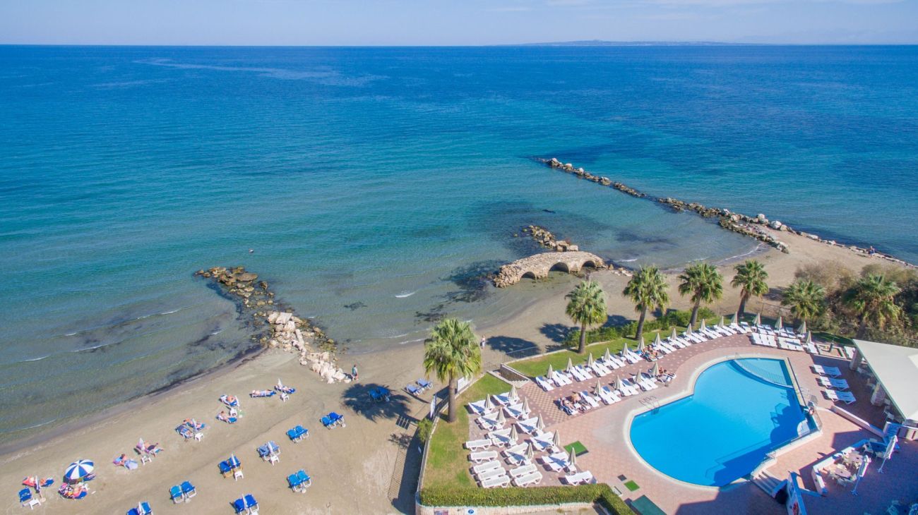 Xenos Kamara Beach
