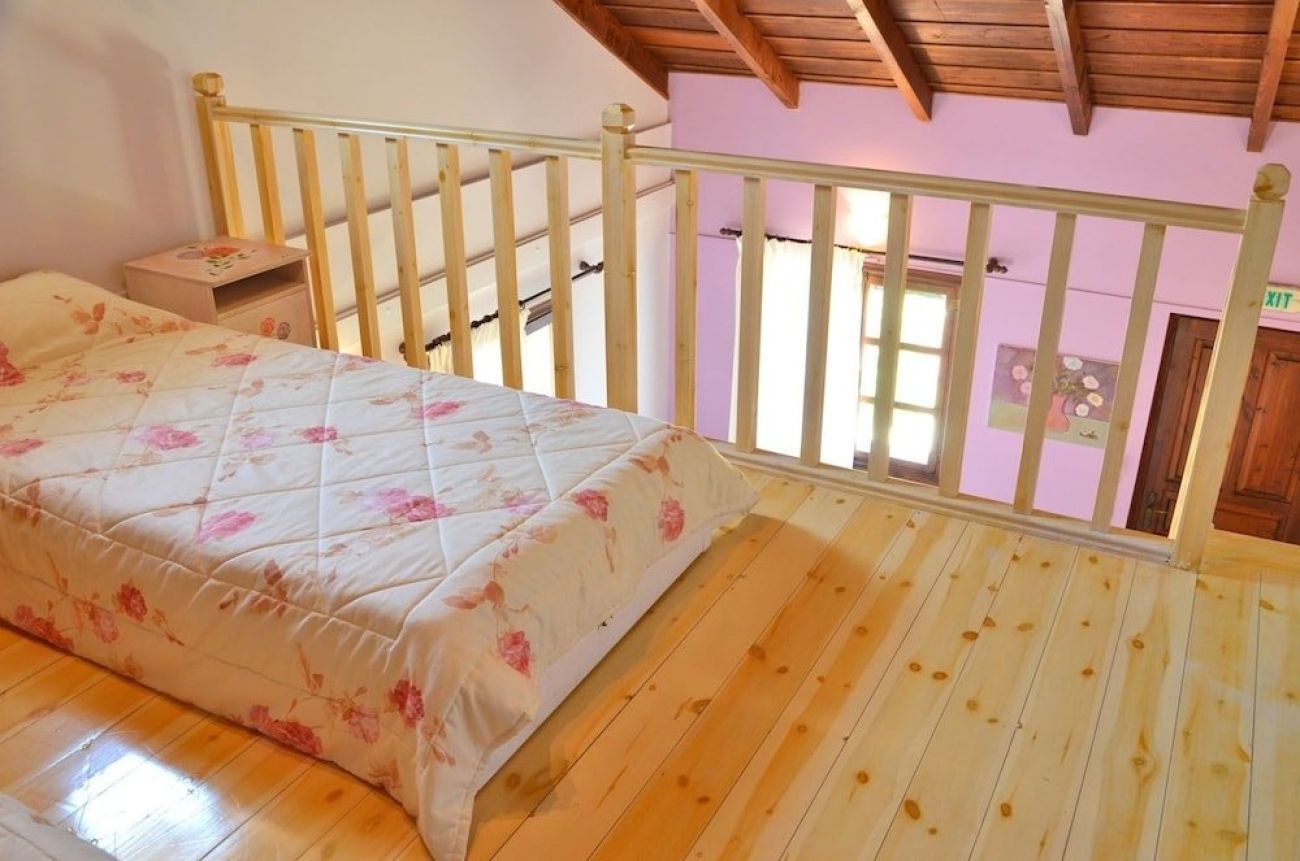 Traditional Villas Therianos 3*