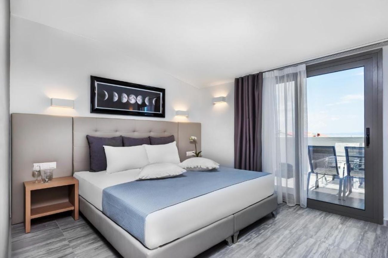 Nymphes Deluxe Accommodation