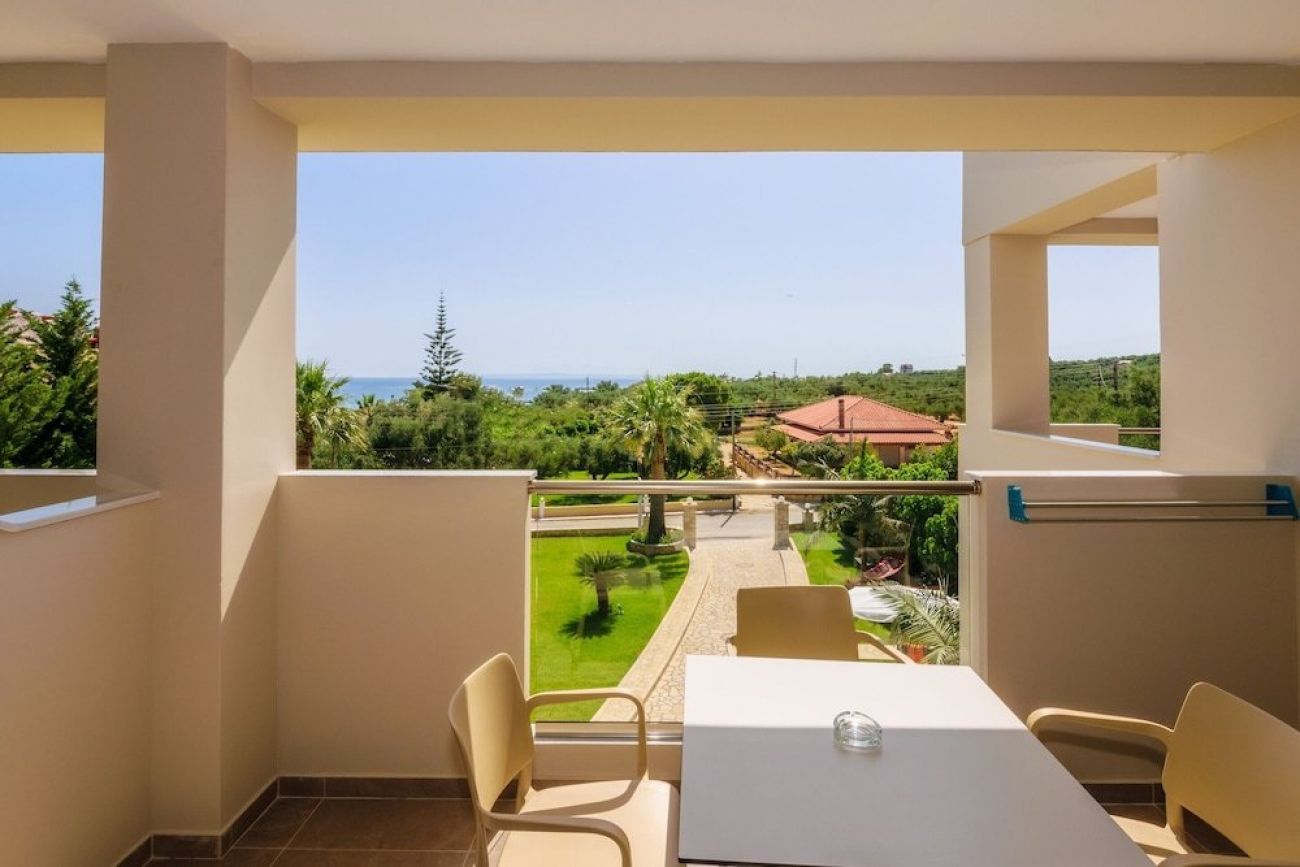 Remezzo Apartments & Studios