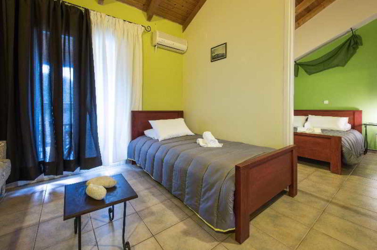 Pension Porto Tsi Ostrias 3*