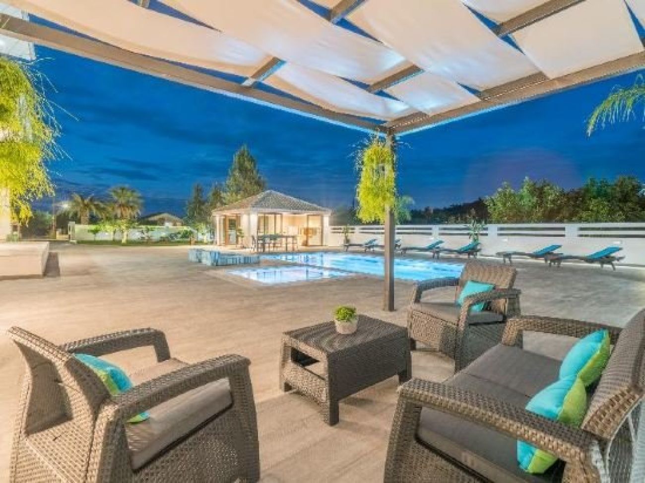 Ostria Luxury Villa 4*