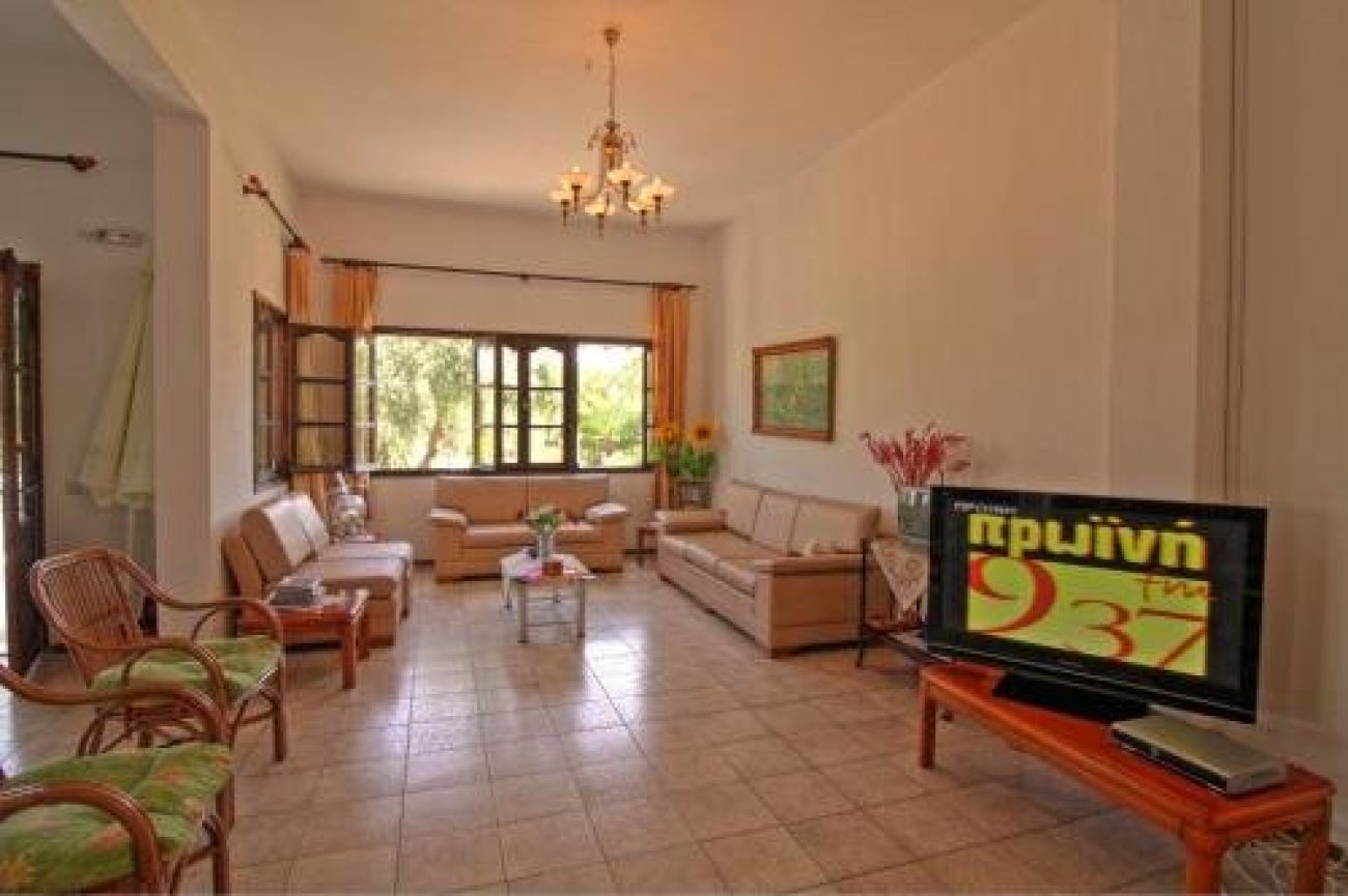 Nefeli Hotel 3*