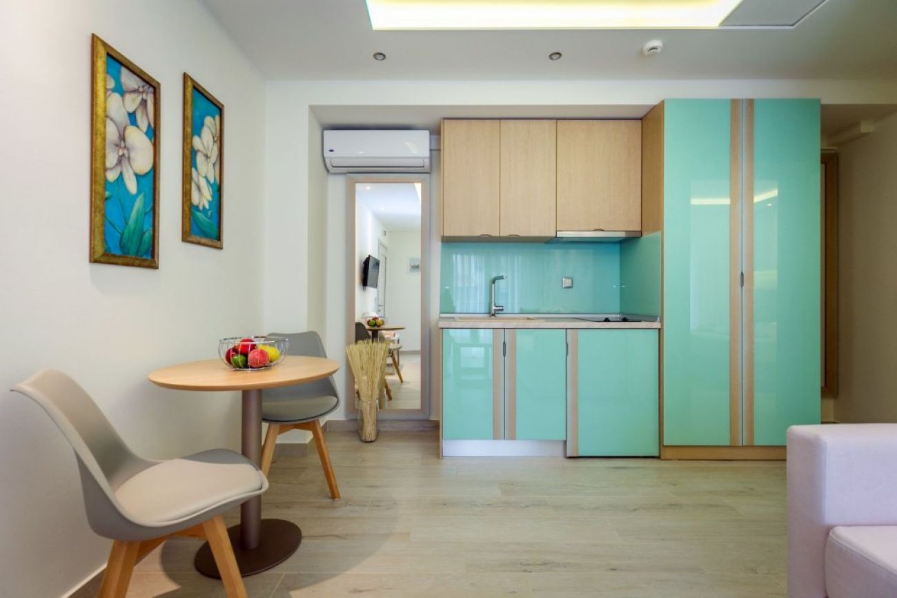 Lobelia Luxury Suites 4*