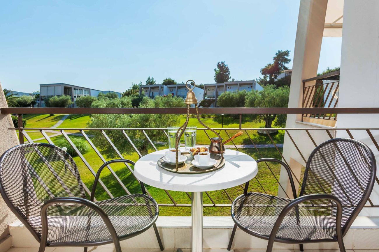 Iris Hotel 3*