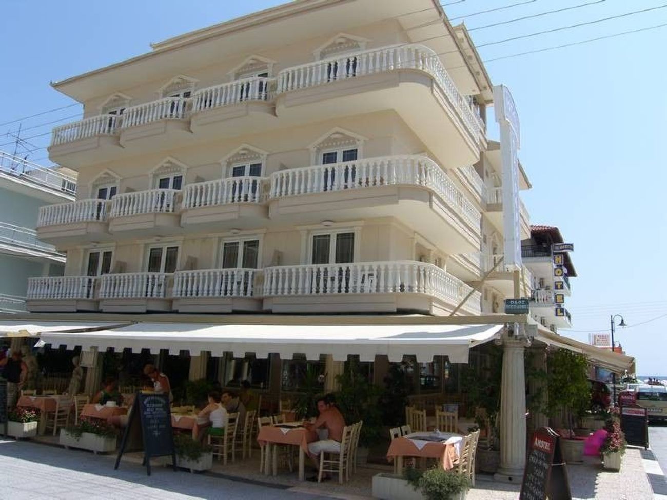 Parthenon Art Hotel 3*