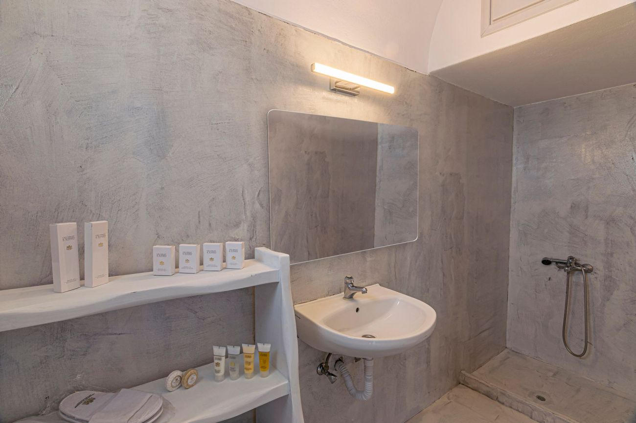 Phaos Santorini Suites 5*
