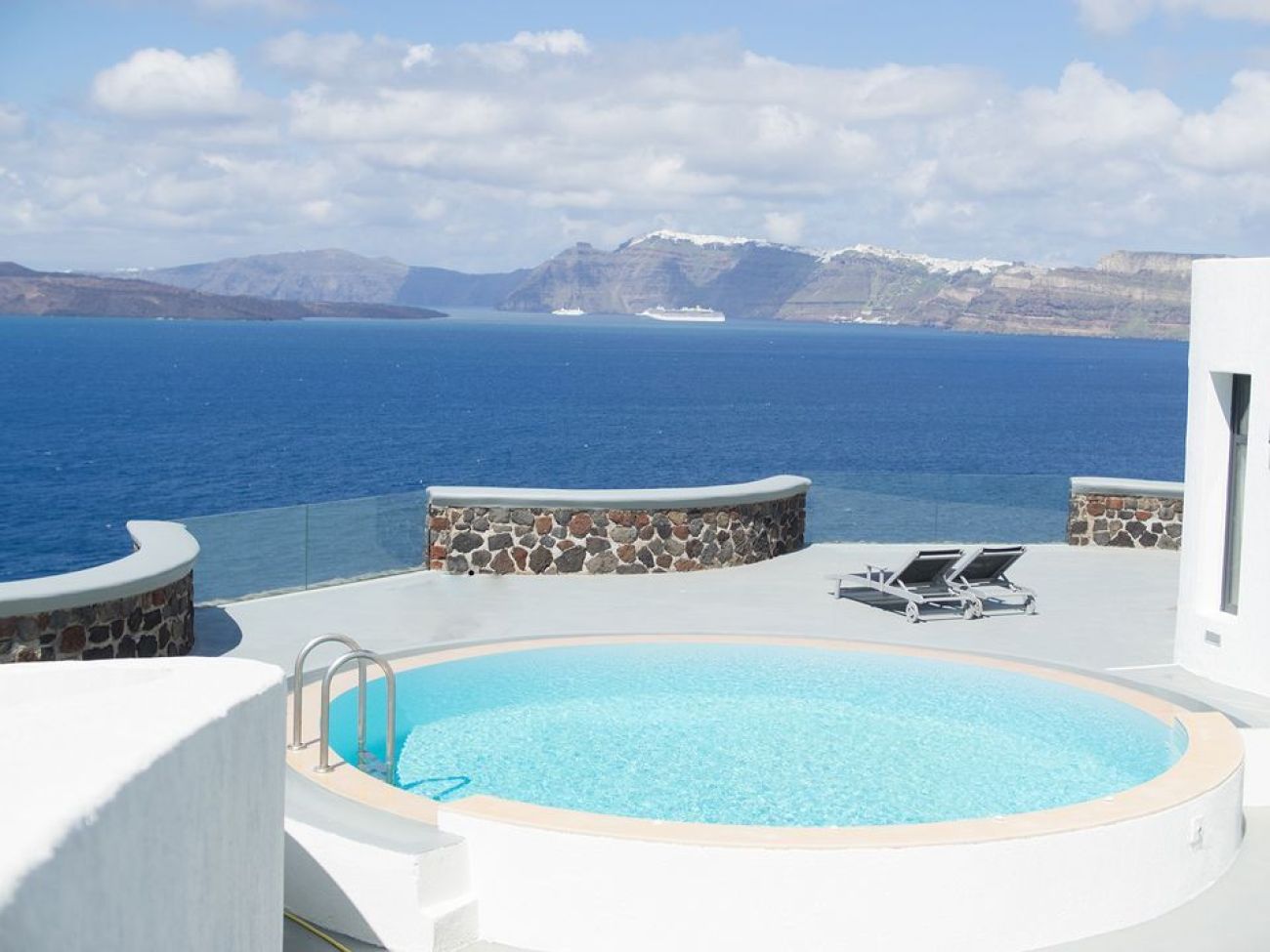 Ambassador Aegean Luxury Hotel & Suites Santorini 5*