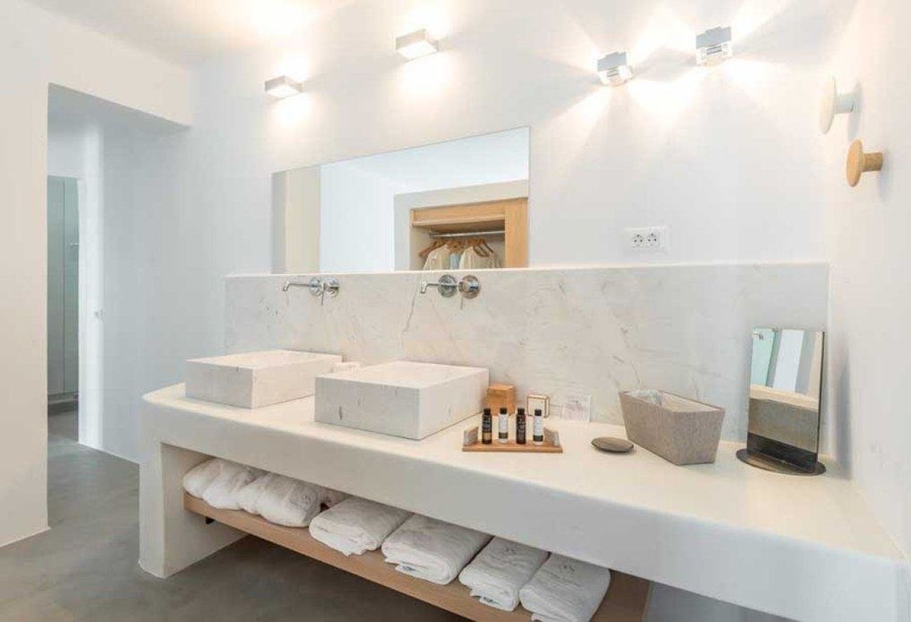 Santorini Heights 5*