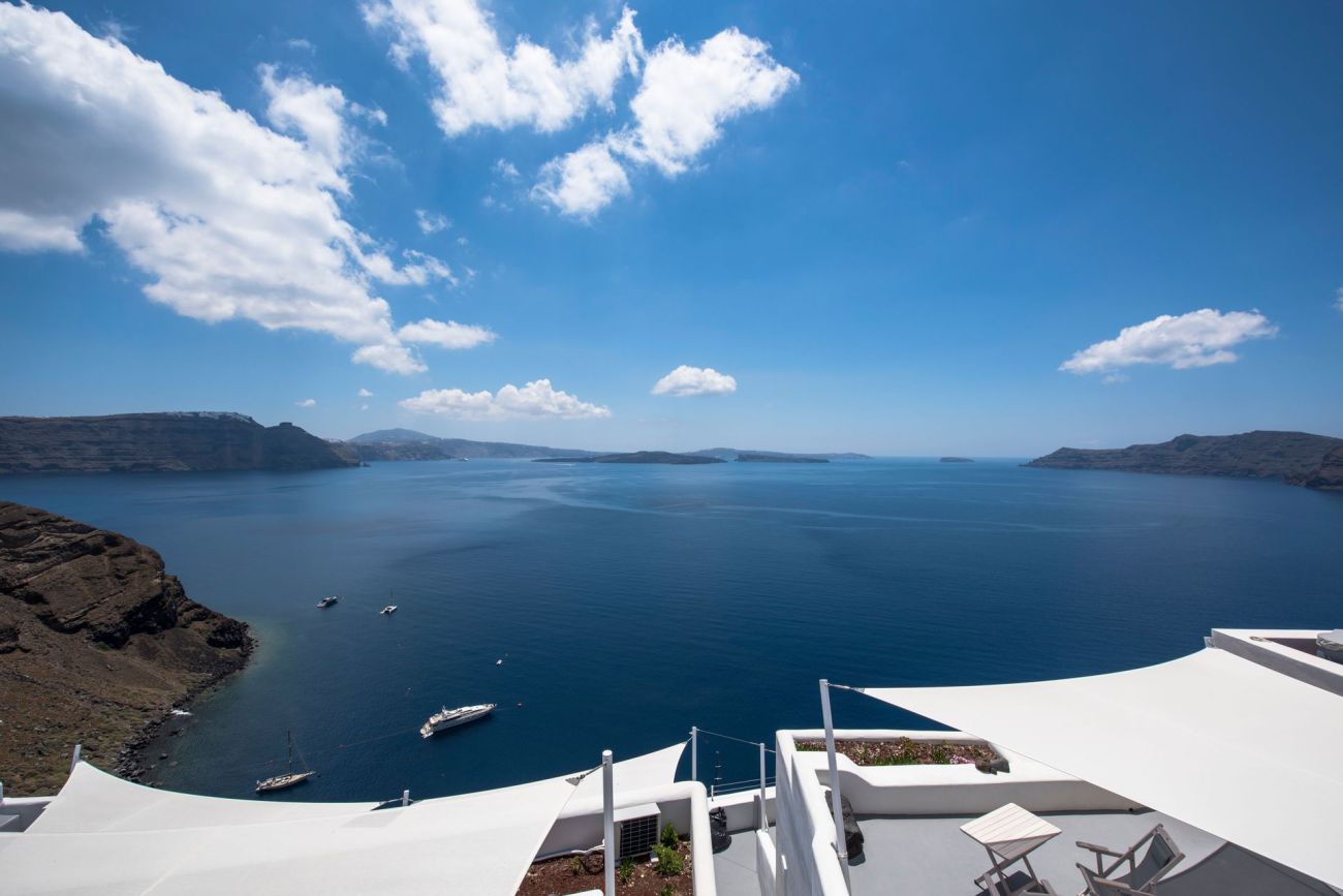 Ambition Suites Santorini 3*