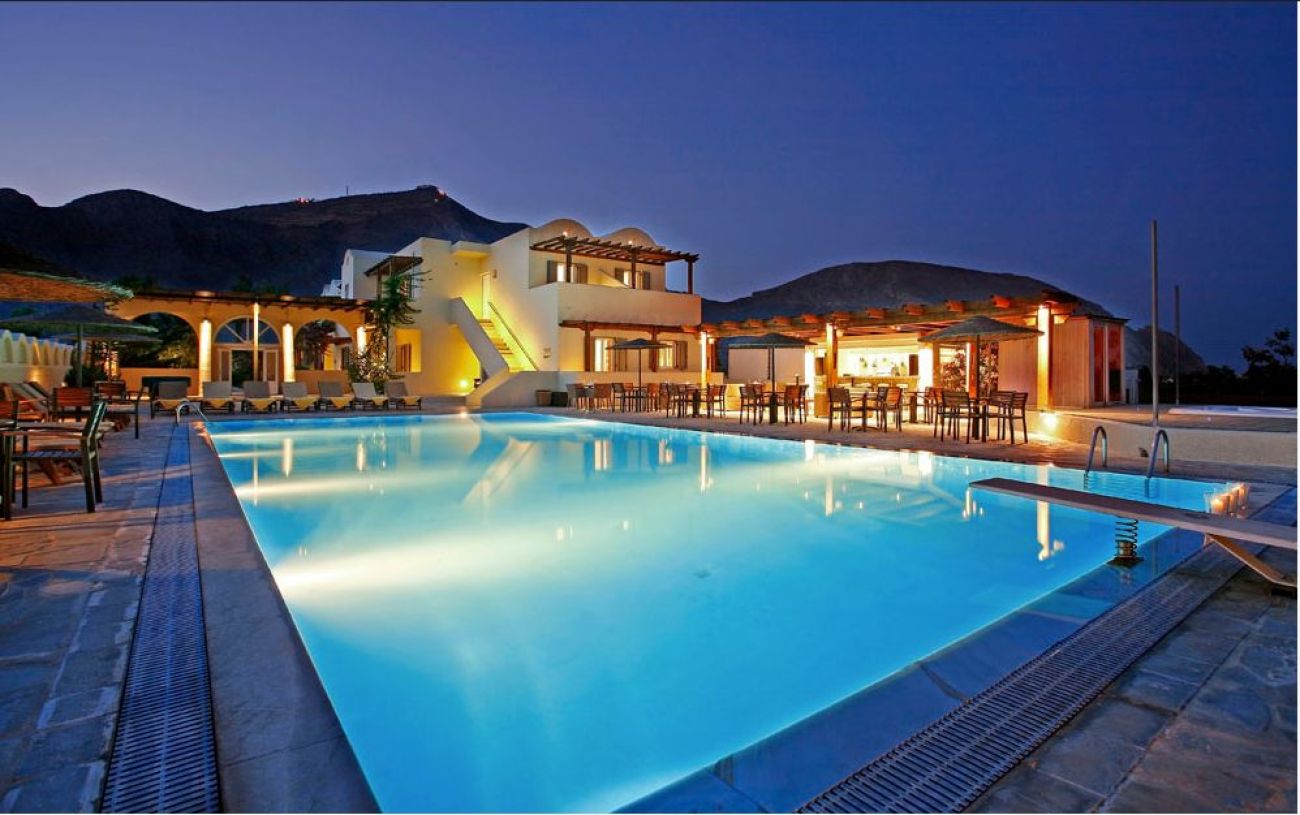 Thera Mare 4*