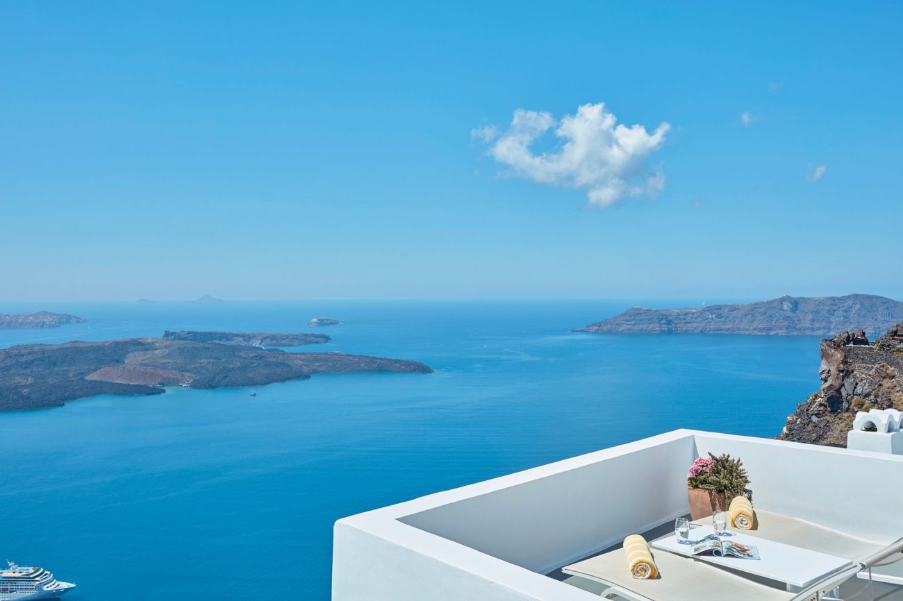 Katikies Chromata Santorini - The Leading Hotels of the World 5*