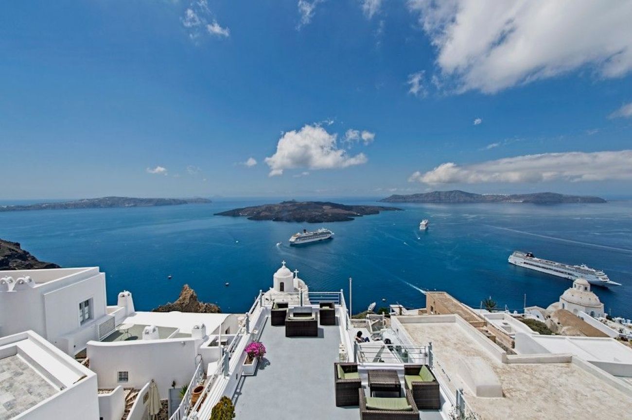 Aroma Suites Santorini 3*
