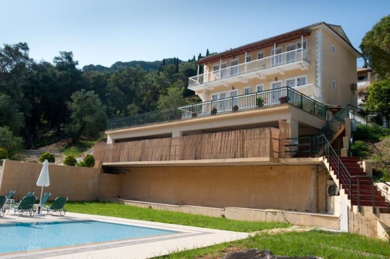 Marina Apartments & Studios
