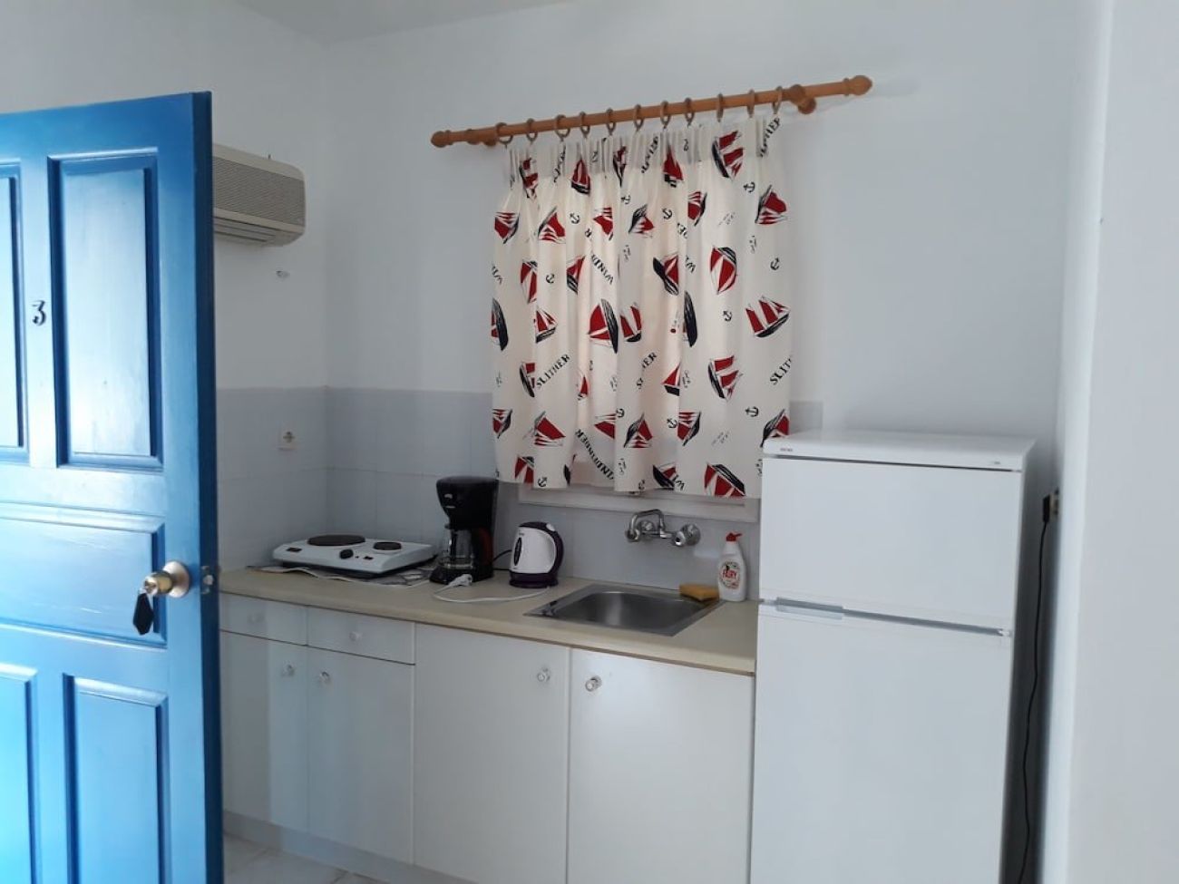 Holidays in Paros 2*