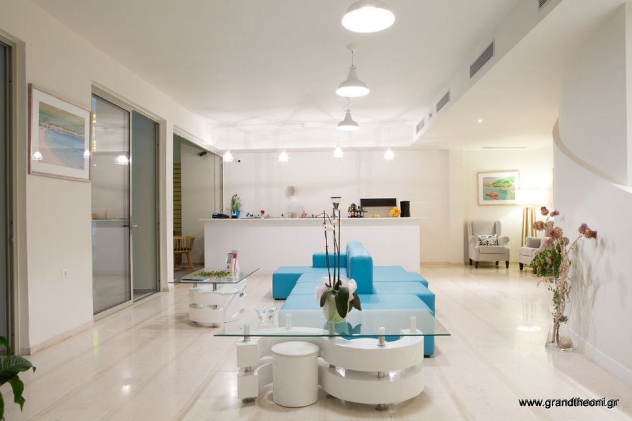 Grand TheoNi Hotel 4*