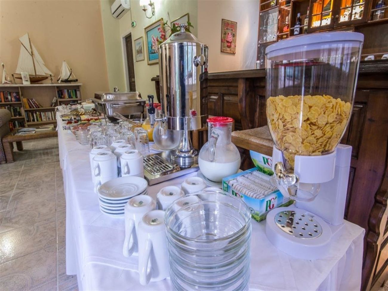 Olive Tree Hotel 2*