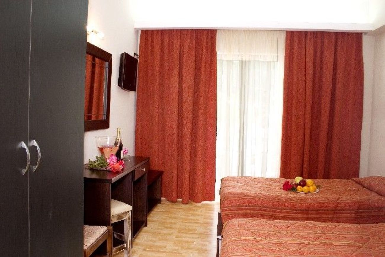 Paradise Apartments Zante 3*